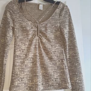 H&M long sleeves top with lacey decolte.